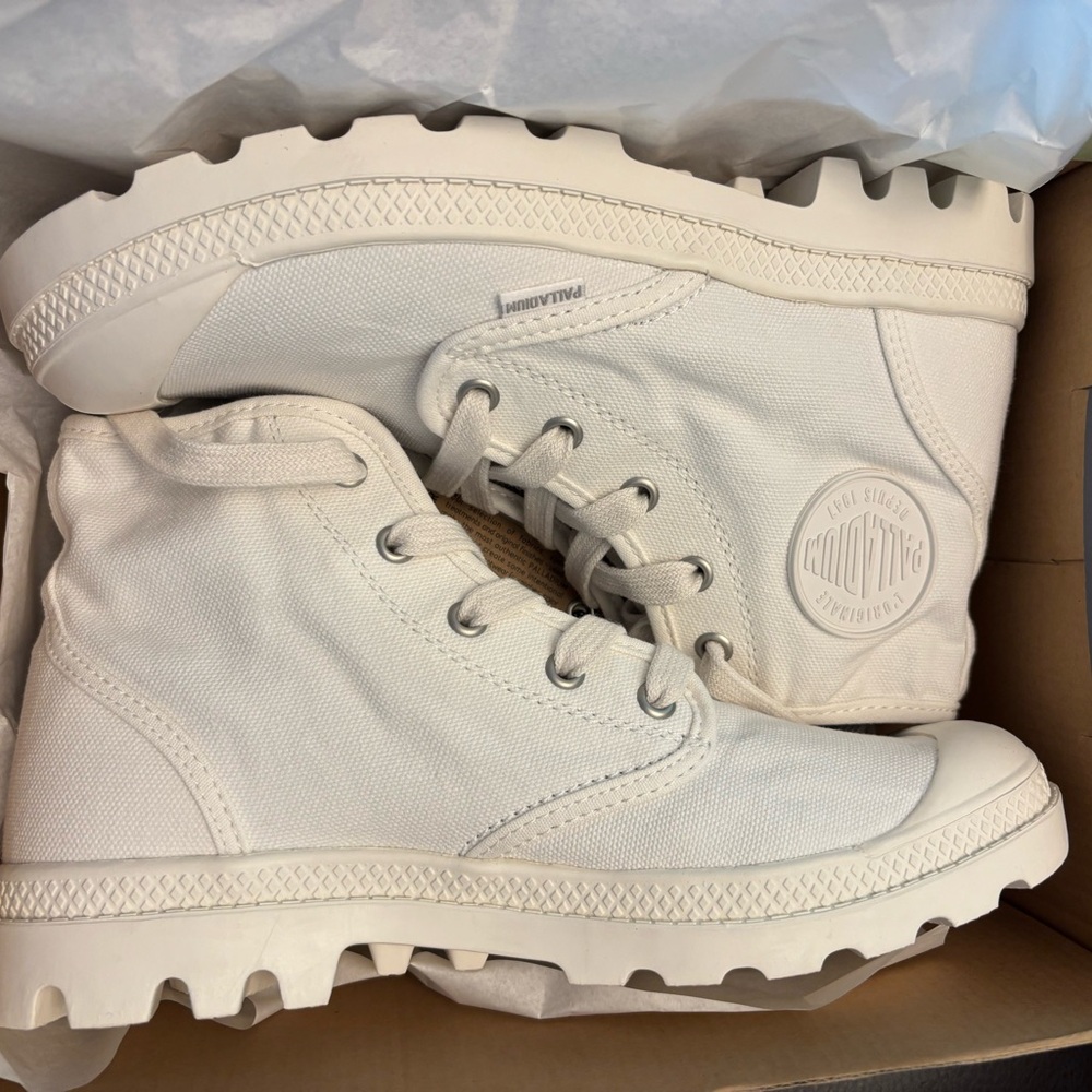 Palladium Pampa HI Women’s Size M 8 39.5 White Canvas High-Tops